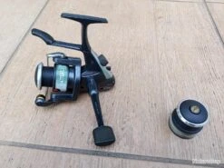 MOULINET MITCHELL FULL COTROL 200 . DEUX BOBINES . PARFAIT ETAT .