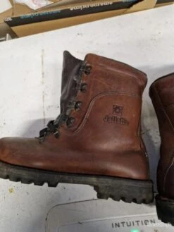 CHAUSSURES DE MARCHE JALLATTE -Magasin De Matériel De Pêche 00004 CHAUSSURES DE MARCHE JALLATTE