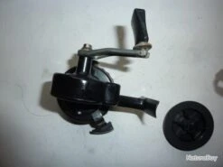 Moulinet Contact 400 Noir Très Bon état Avec Deuxième Bobine Neuve -Magasin De Matériel De Pêche 00004 Moulinet Contact 400 noir tres bon etat avec deuxieme bobine neuve