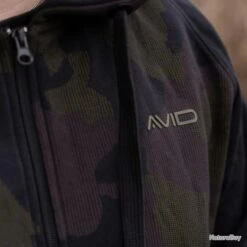 Avid Carp Distortion Onesie L 16 Avid Carp Distortion Onesie L -Magasin De Matériel De Pêche 00005 Distortion Onesie L