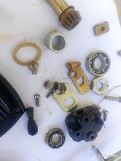 LOT IMPORTANT DE PIECES POUR MOULINET BAM 620 . ( PIECES NEUVES ) -Magasin De Matériel De Pêche 00006 LOT IMPORTANT DE PIECES POUR MOULINET BAM 620 . PIECES NEUVES