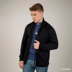 VESTE SPORT JOGGING LAINE MERINOS NOIR SPECIAL GRAND FROID LA QUALITE NORVEGIENNE -Magasin De Matériel De Pêche 00006 VESTE SPORT JOGGING 100 LAINE MERINOS SPECIAL GRAND FROID LA QUALITE NORVEGIENNE