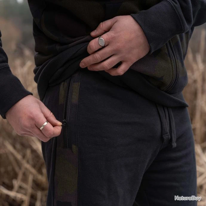 Avid Carp Distortion Onesie L 11 Avid Carp Distortion Onesie L – Image 9